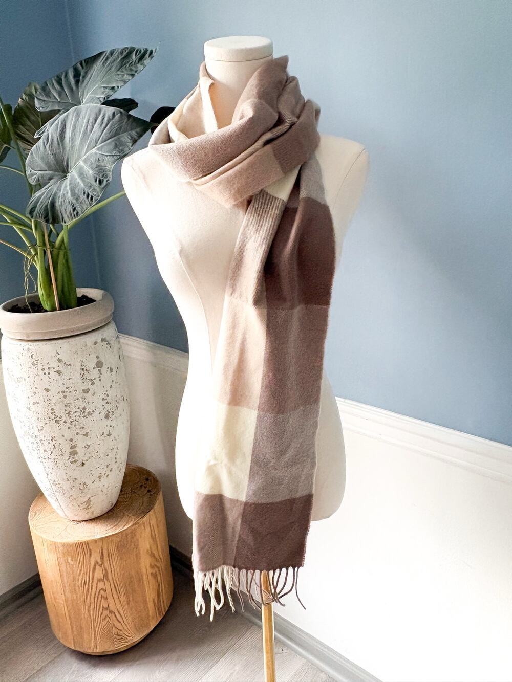 Beige Cream 100% Cashmere Plaid Scarf Made in Scotland Fringe Fall Casual
